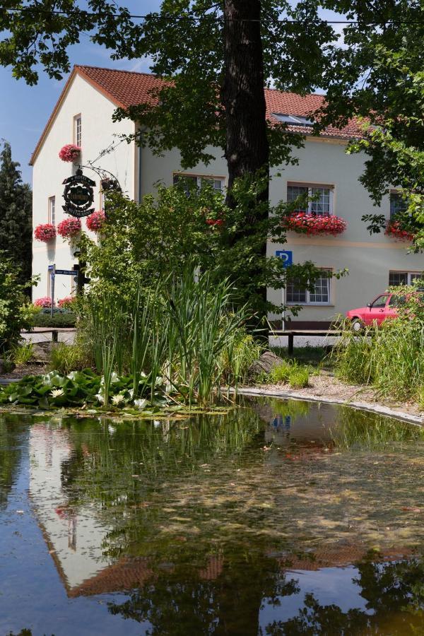 Hotel & Gasthaus Zum Eichenkranz Лукенвальде Экстерьер фото